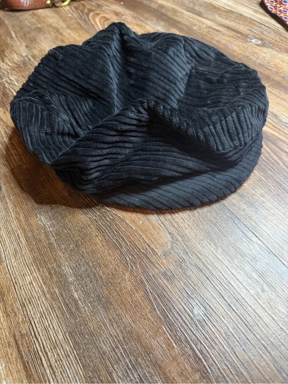 2000s y2k corduroy black news boy hat